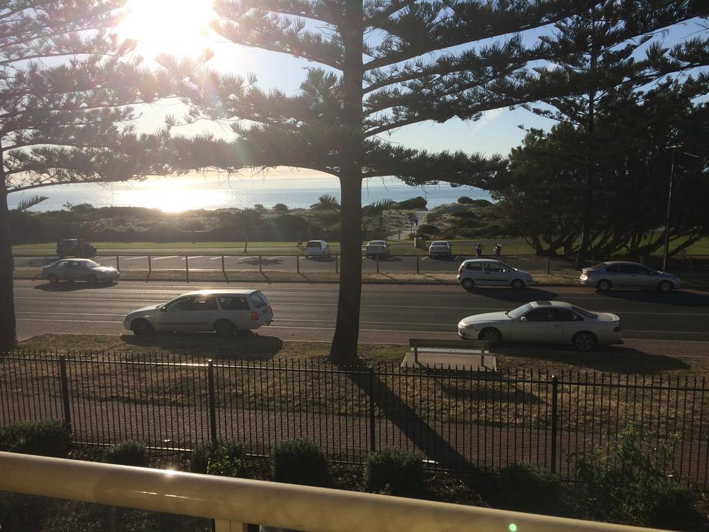 Adelaide - Semaphore Beach Front Zewnętrze zdjęcie